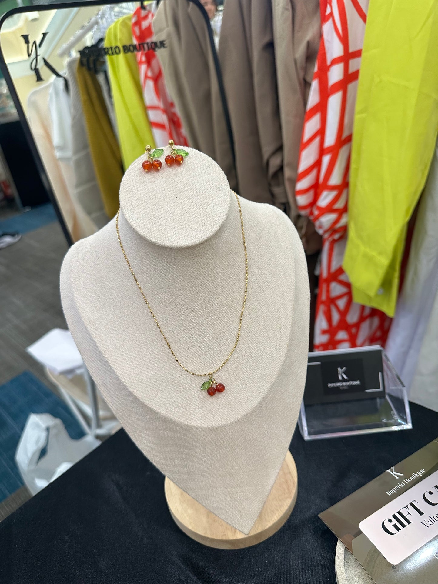 Earing Cherry Red